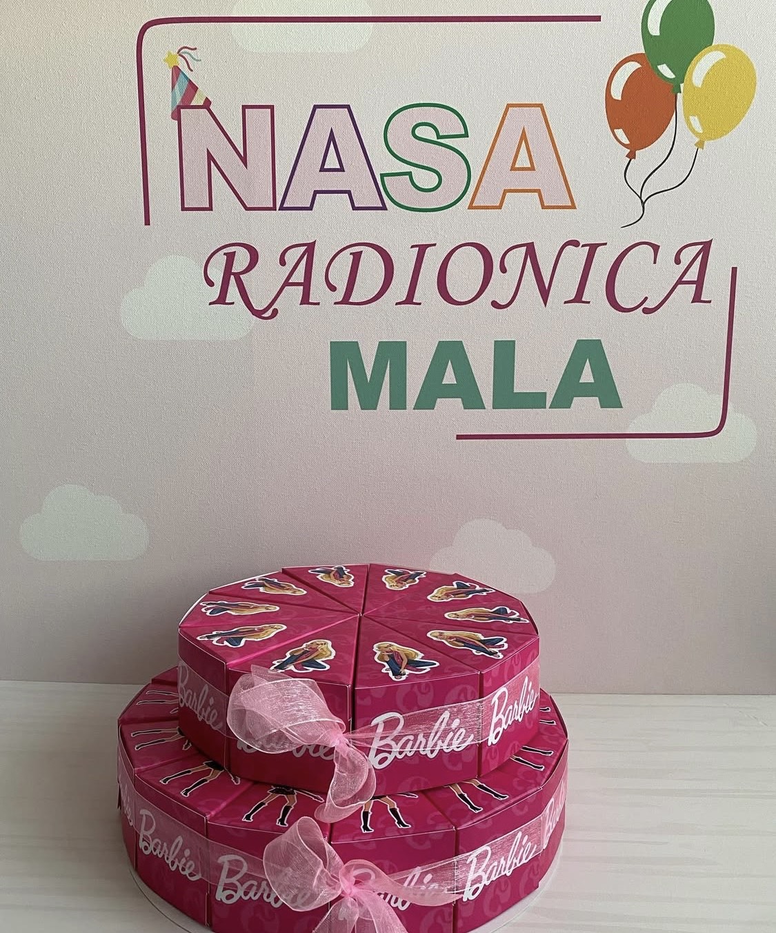 Barbie torta od kartona