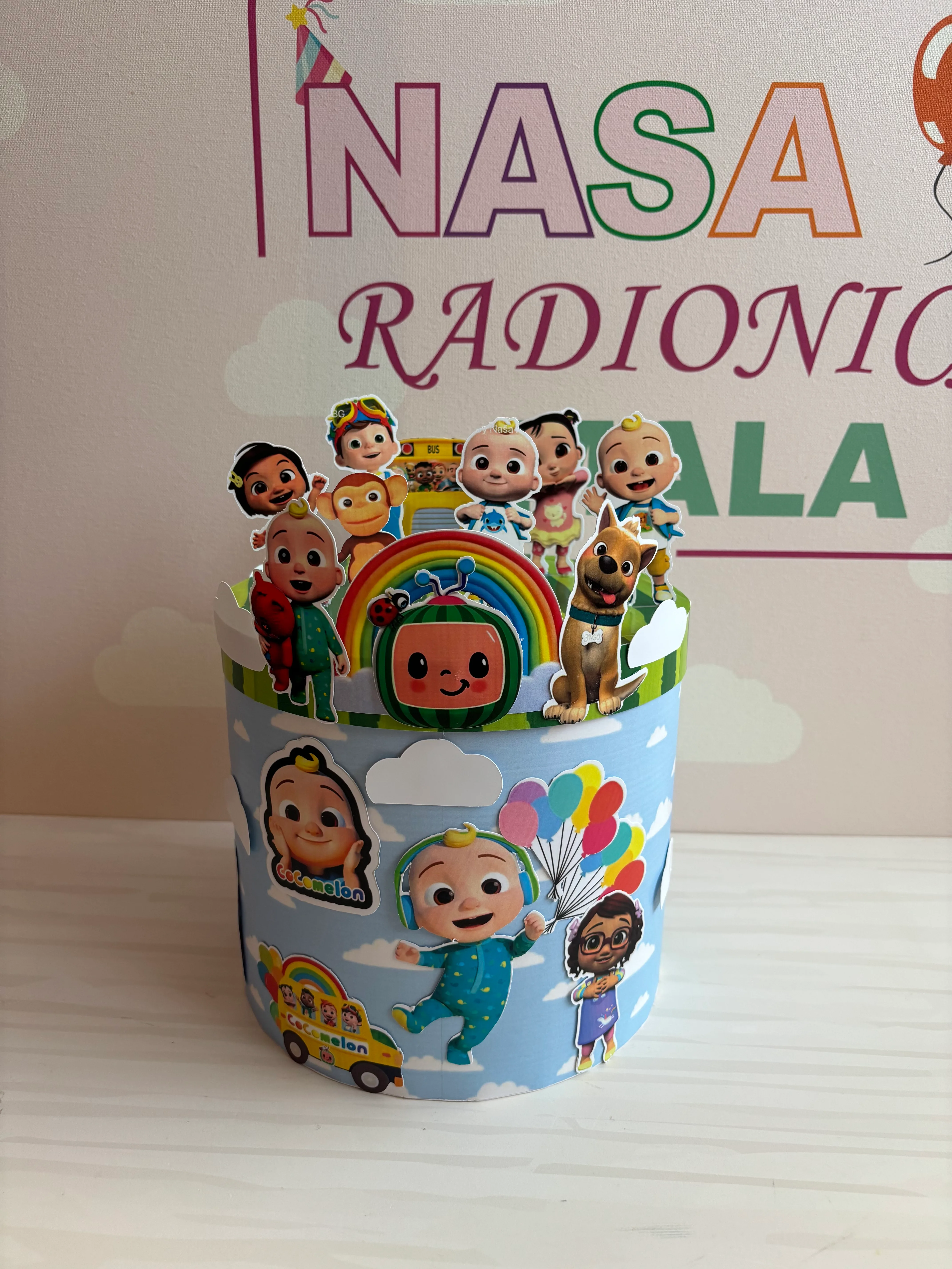 Cocomelon torta od kartona